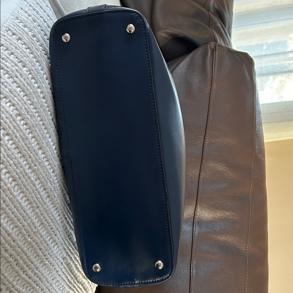 Co-Lab Shoulder Bag - Picture 5 of 16